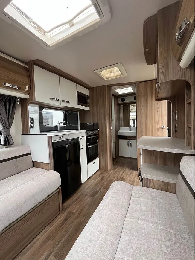 Swift Elegance 2015